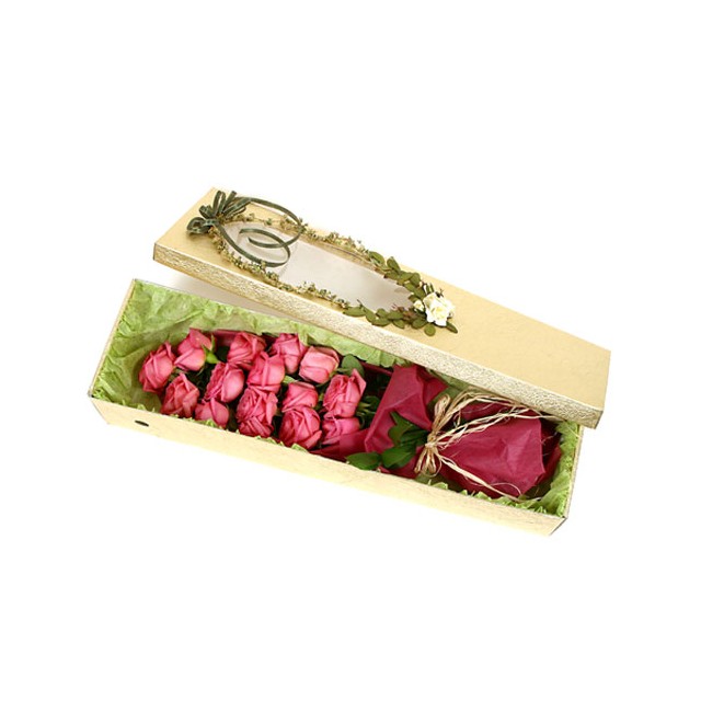 Pink Roses in Gift Box